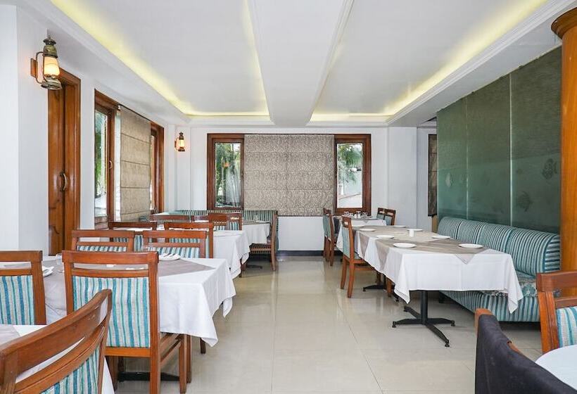 Отель Coconut Grove