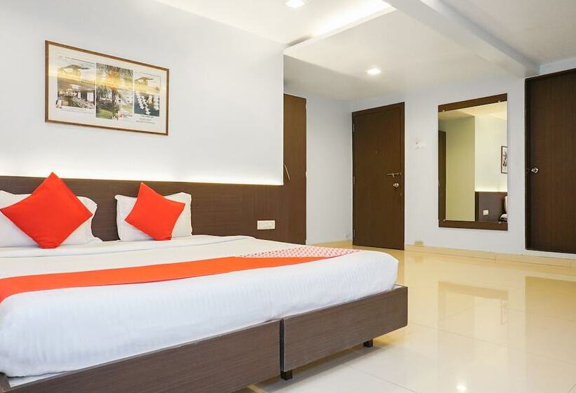 Отель Coconut Grove