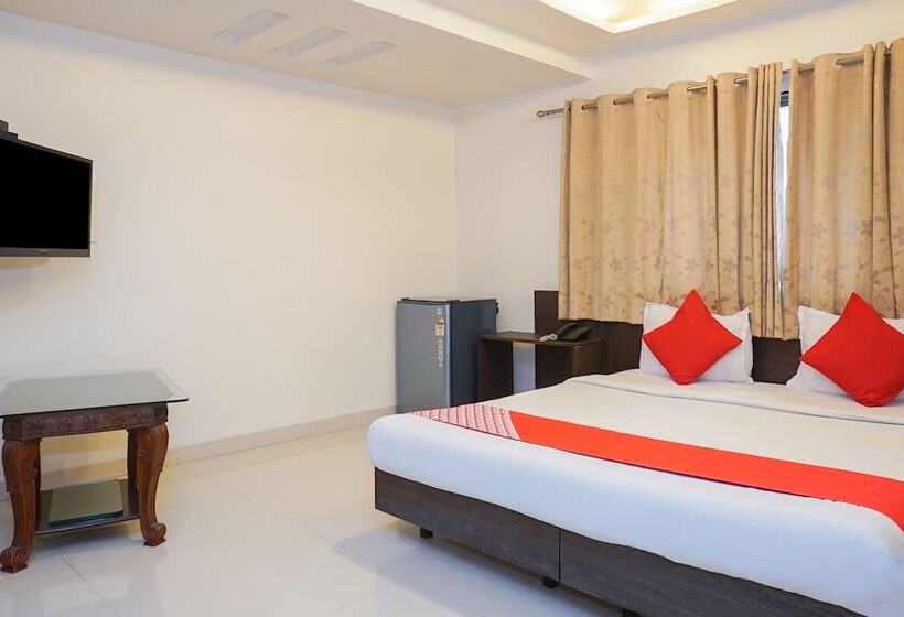 Отель Coconut Grove