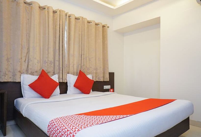 Отель Coconut Grove