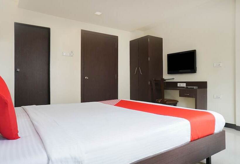 Отель Coconut Grove