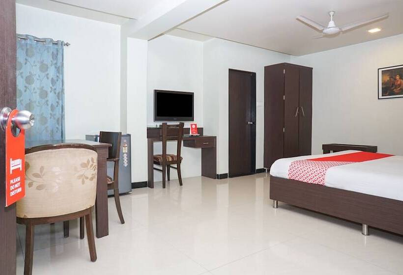 Отель Coconut Grove