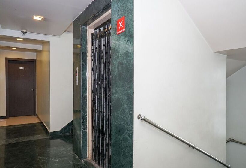 Отель Coconut Grove