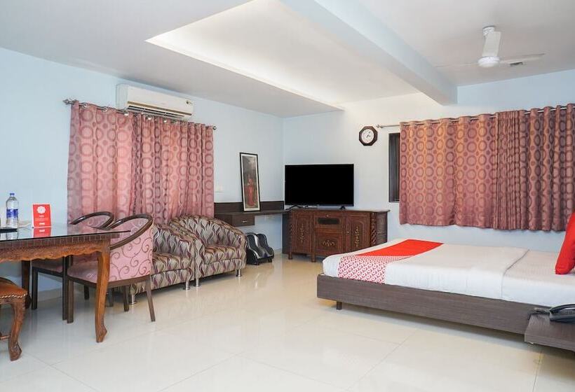 Отель Coconut Grove