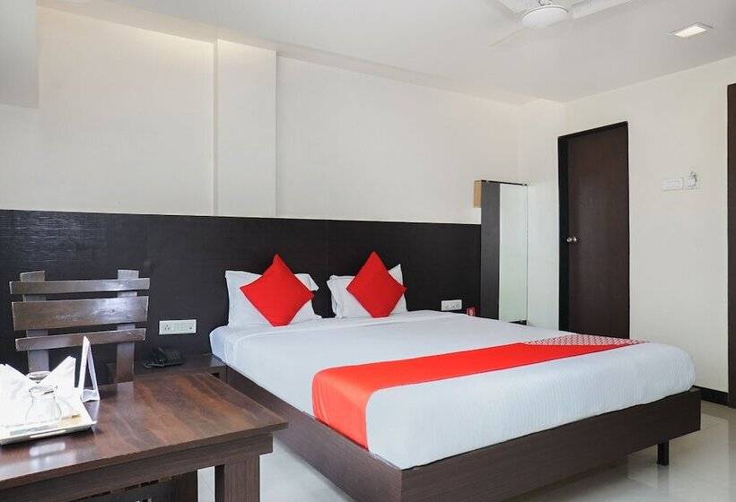 Отель Coconut Grove