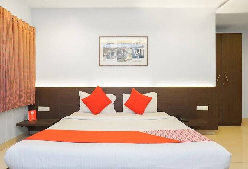 Отель Coconut Grove