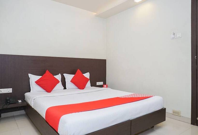 Отель Coconut Grove