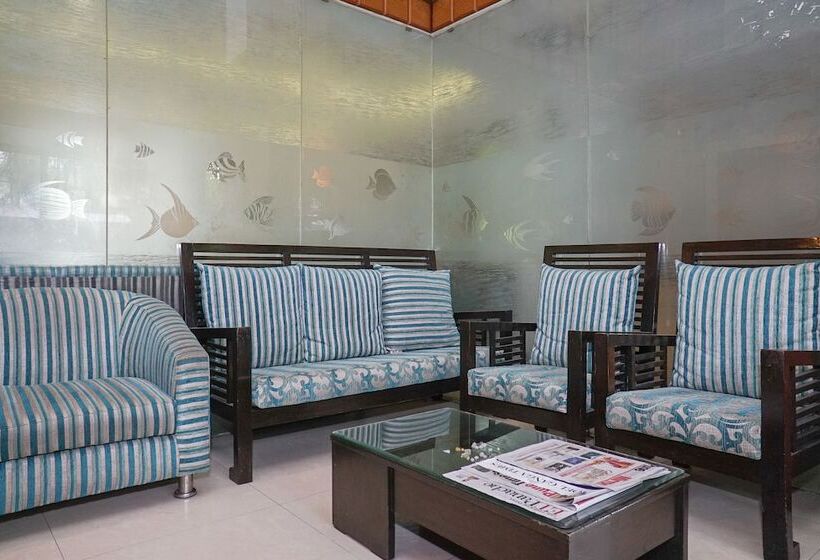 Отель Coconut Grove