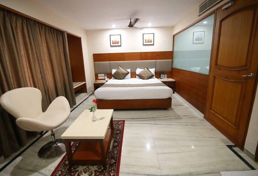 Отель Daspalla Executive Court