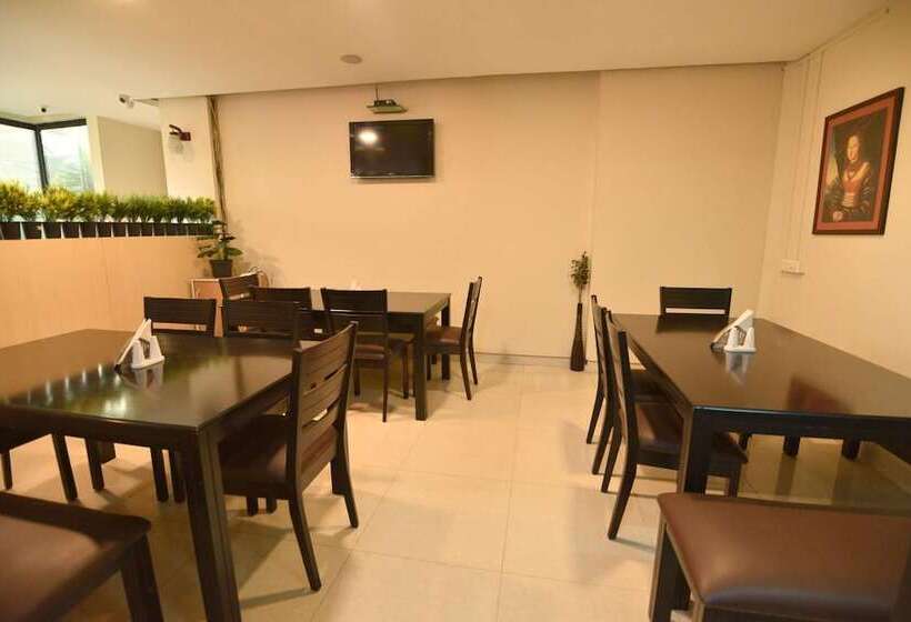 هتل Dibrugarh Club House