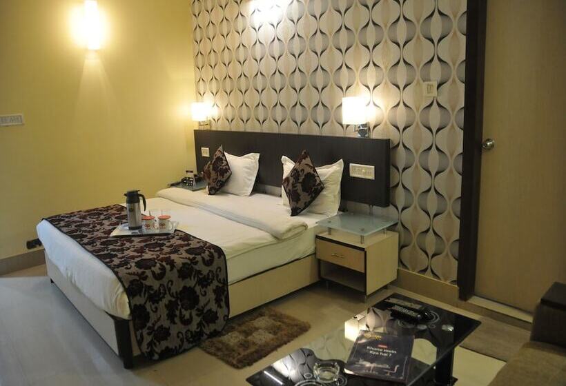 ホテル Fabexpress Royal Residency Patna