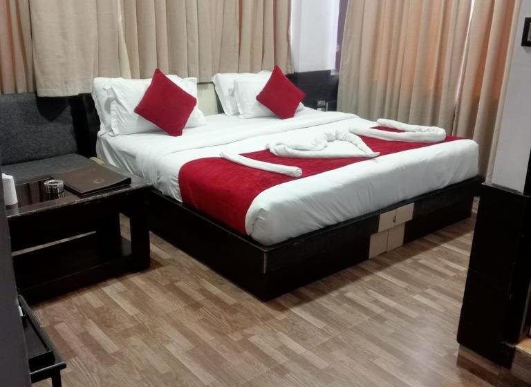 فندق Holiday Hill