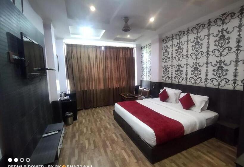 فندق Holiday Hill