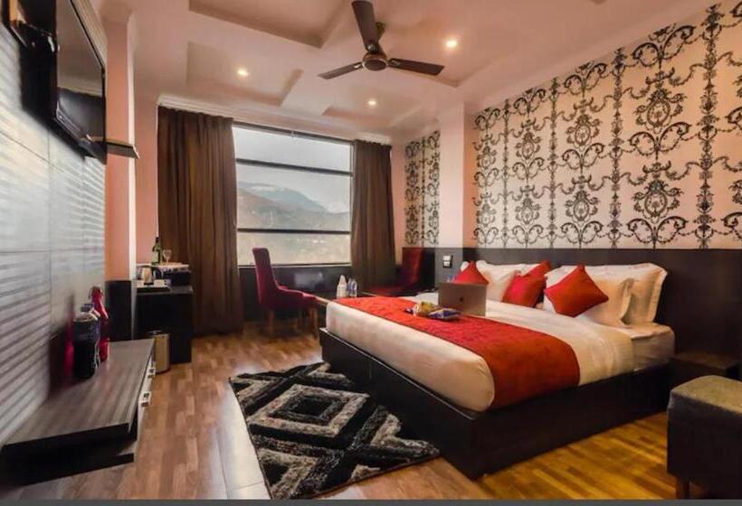 فندق Holiday Hill