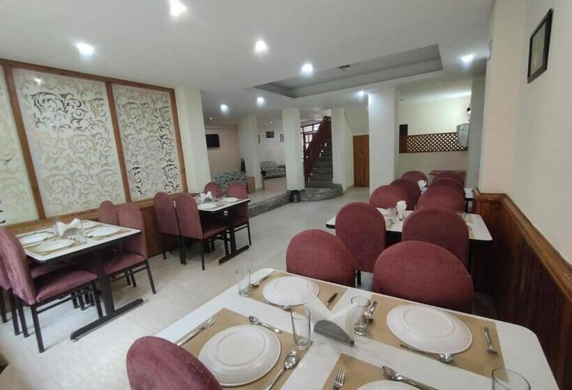 فندق Holiday Hill