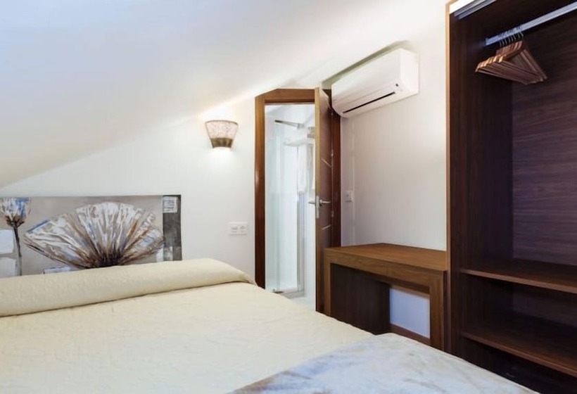 هتل Hostal Arriola