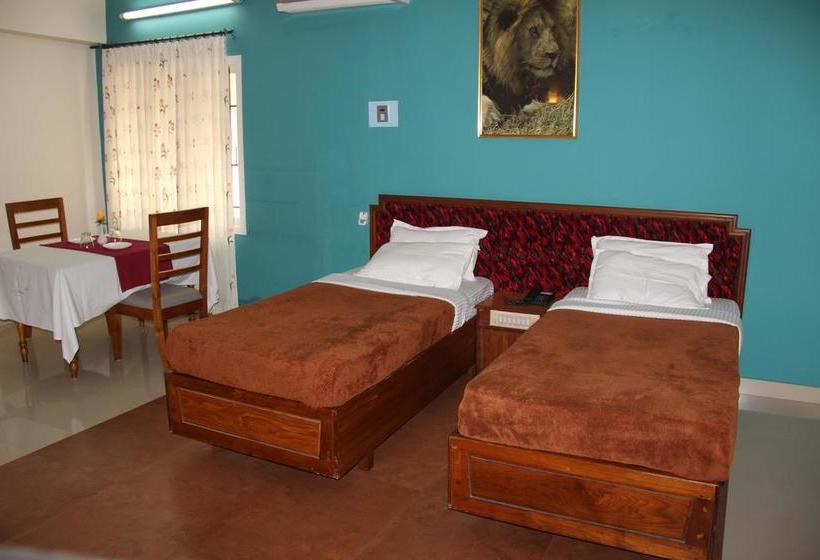 호텔 Issacs The Resort