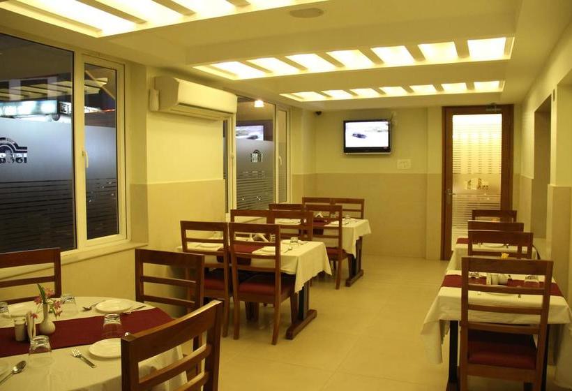 호텔 Issacs The Resort