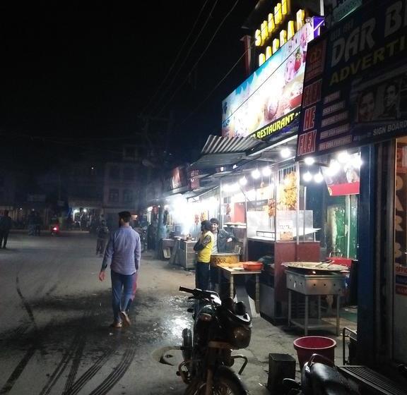 ホテル Kashmir Inn