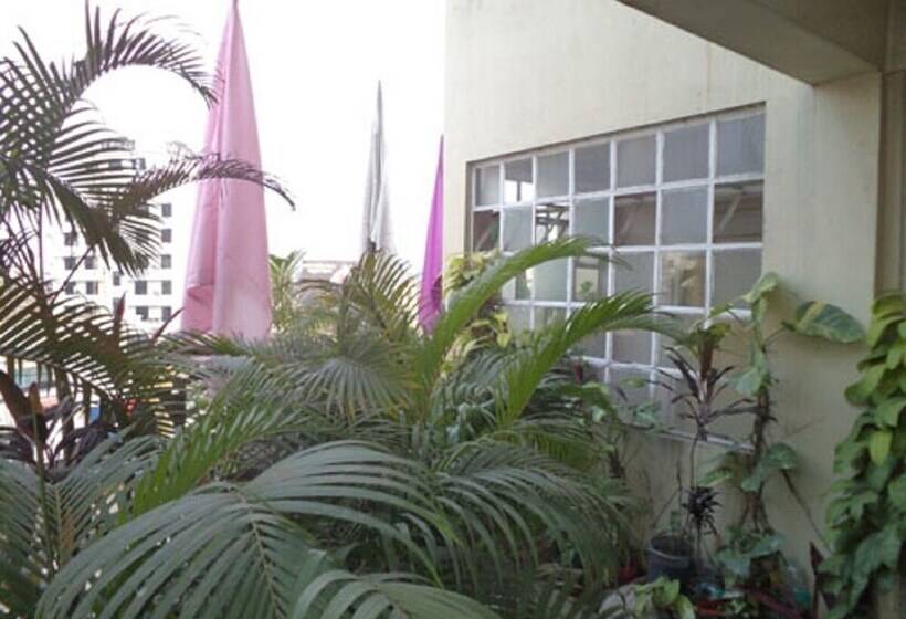 هتل Mahalaxmi Indo Myanmar