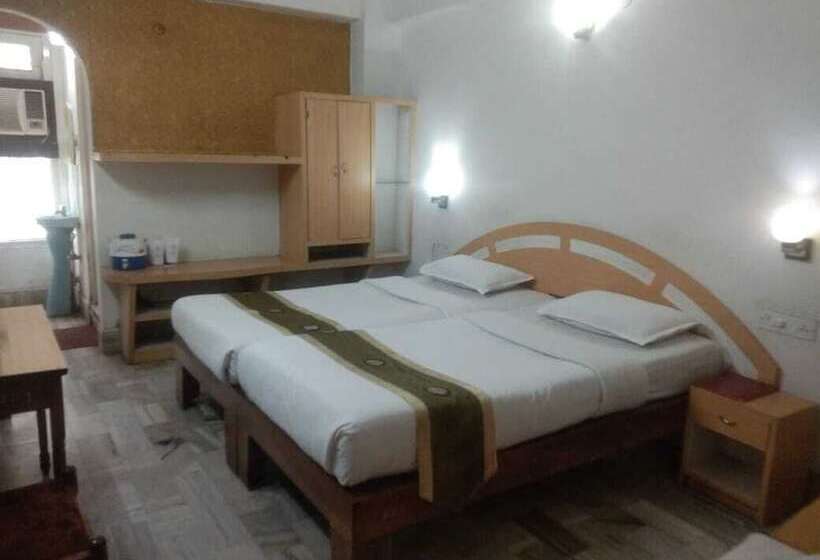 هتل Mahalaxmi Indo Myanmar