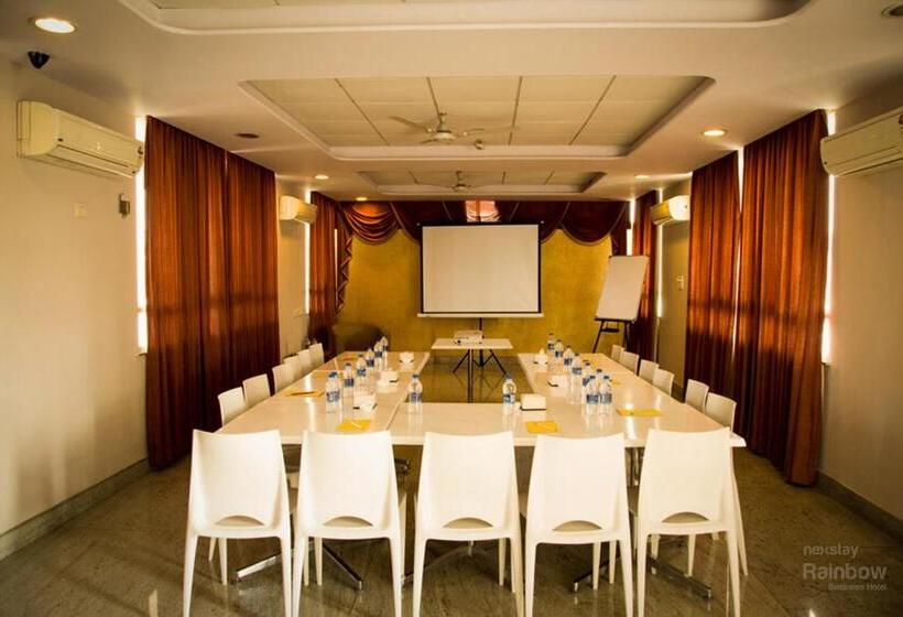 호텔 New Rainbow Business