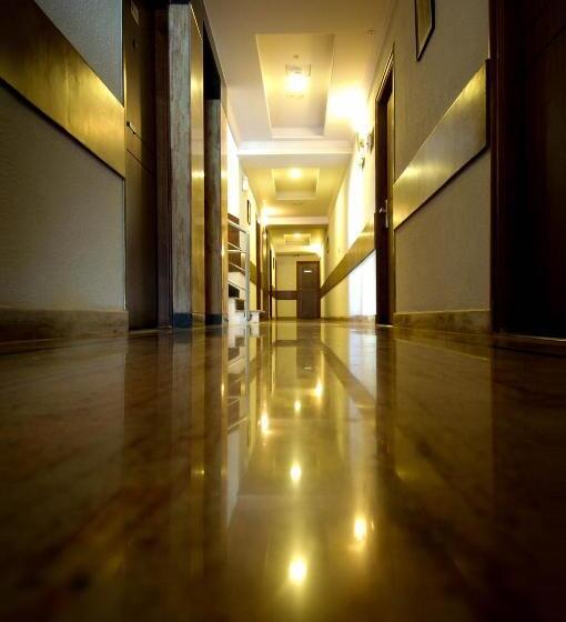 호텔 New Rainbow Business