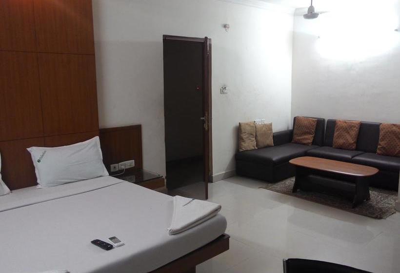 هتل Palmshore Residency