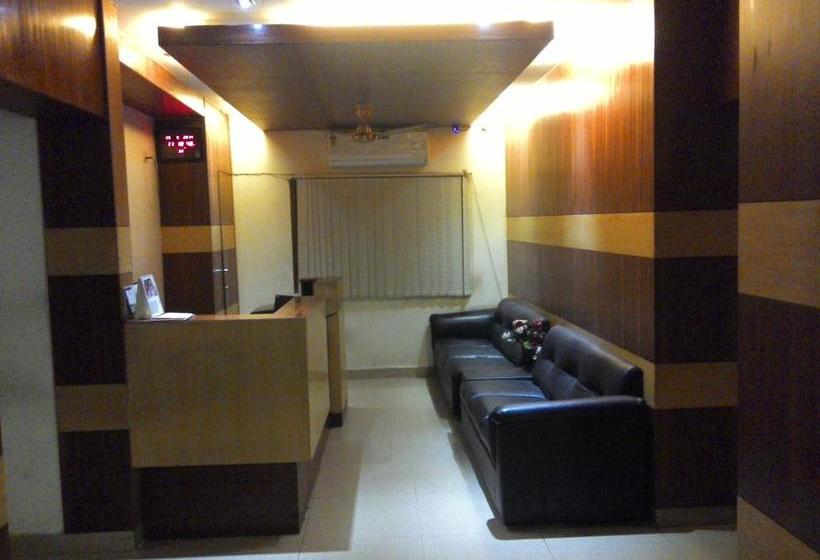 هتل Palmshore Residency