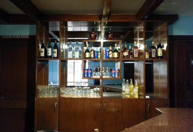 酒店 Paramount Inn