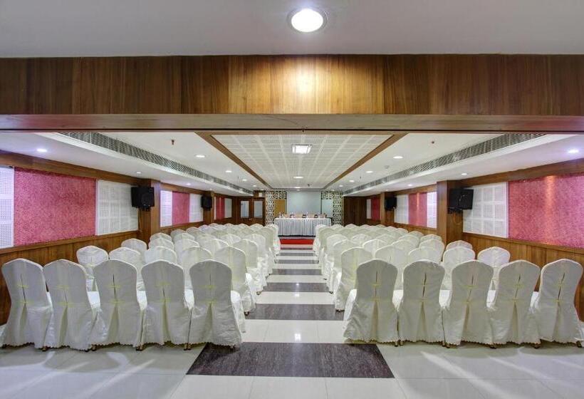 هتل Prince Gardens