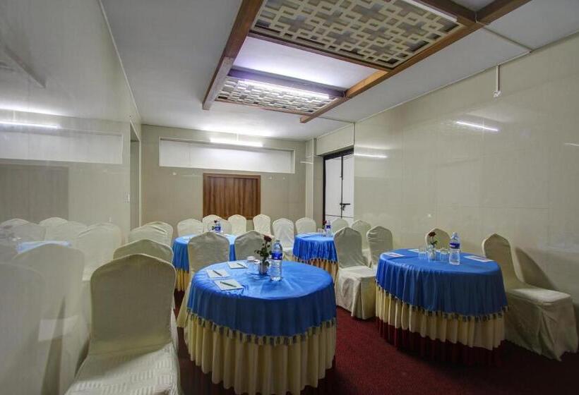 هتل Prince Gardens