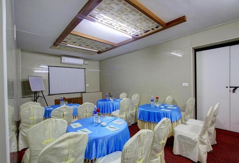 هتل Prince Gardens