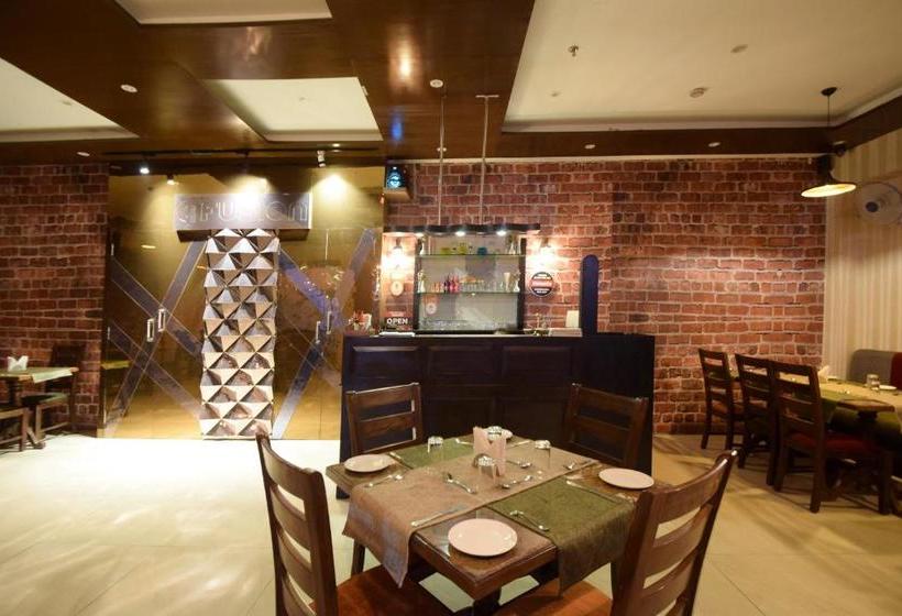 Fabhotel Radiant Star Lalkothi