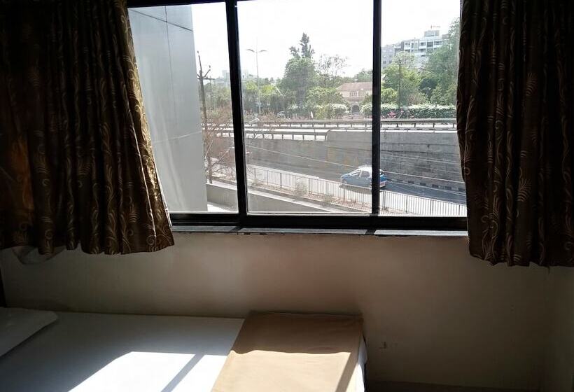 Hotel Rajshree Lodging