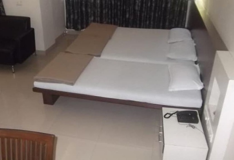 Hotel Rajshree Lodging