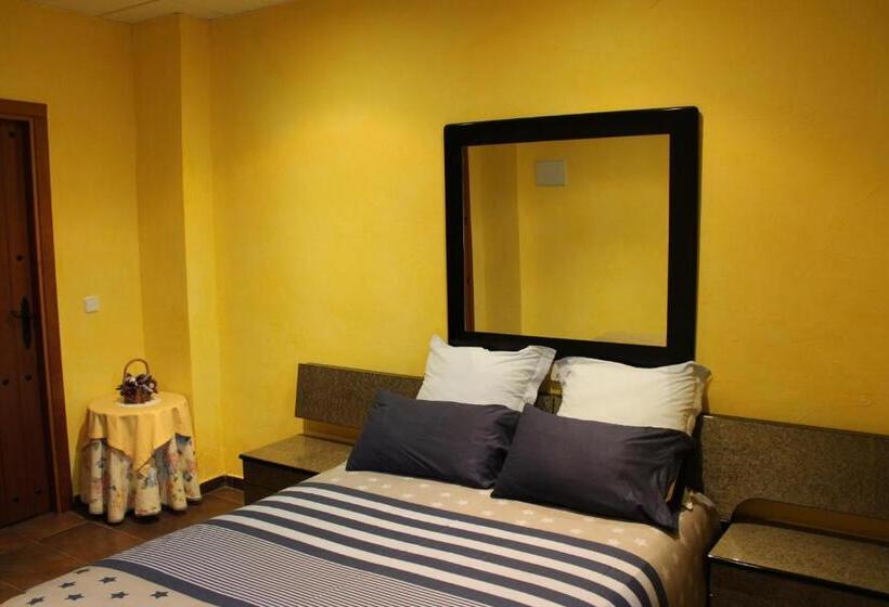 فندق Restaurante Sonsoles