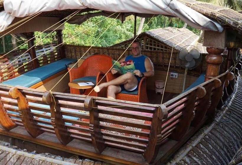 בית מלון כפרי Sreekrishna Houseboat   Vaccinated Staff