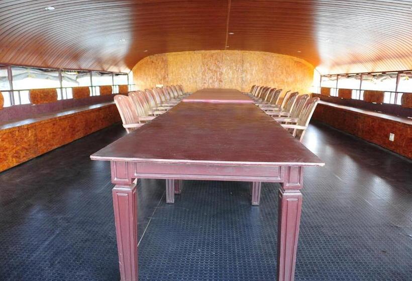 בית מלון כפרי Sreekrishna Houseboat   Vaccinated Staff