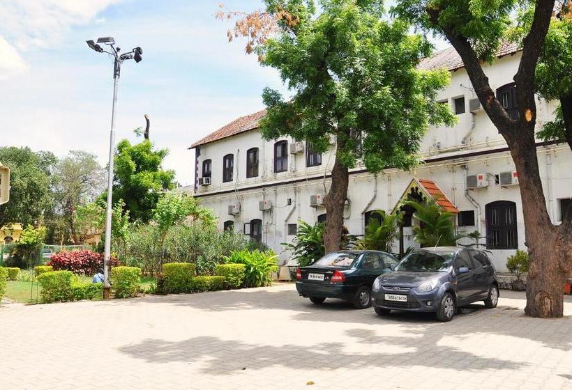 Hotel Sri Arulmuthu Residency