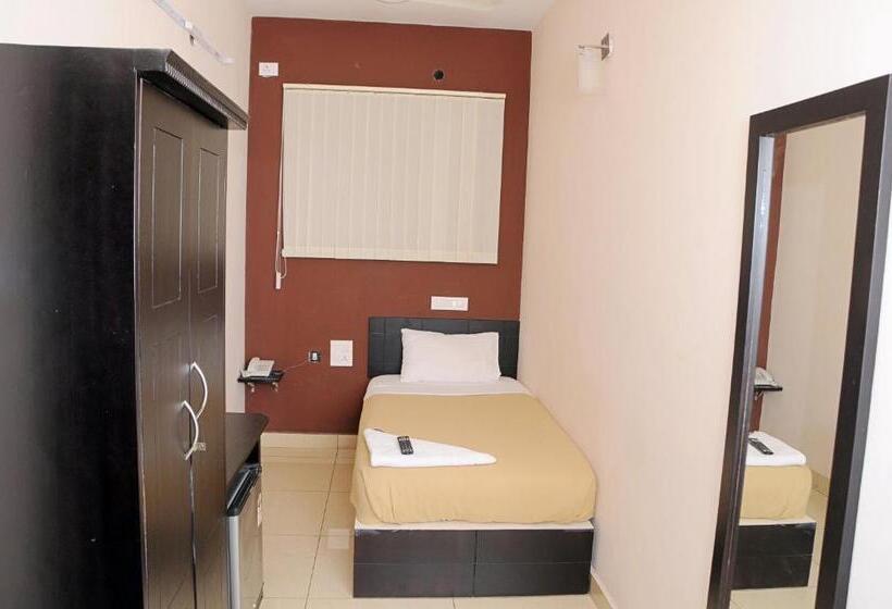 בית מלון כפרי Sri Krishna Residency