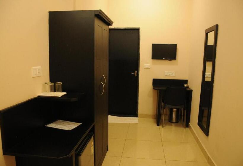 בית מלון כפרי Sri Krishna Residency