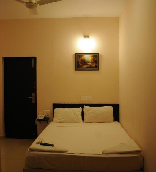 בית מלון כפרי Sri Krishna Residency