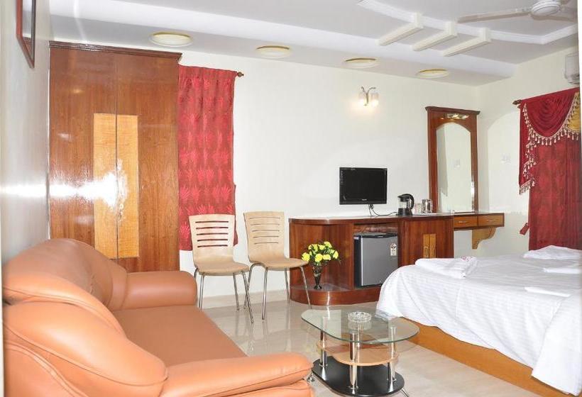 Hotel Sri Sarvesha Js Palace Temple View