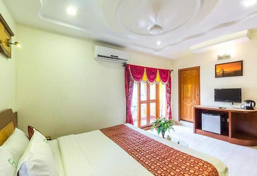 Hotel Sri Sarvesha Js Palace Temple View