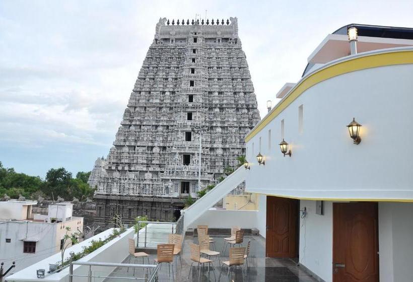 Hotel Sri Sarvesha Js Palace Temple View