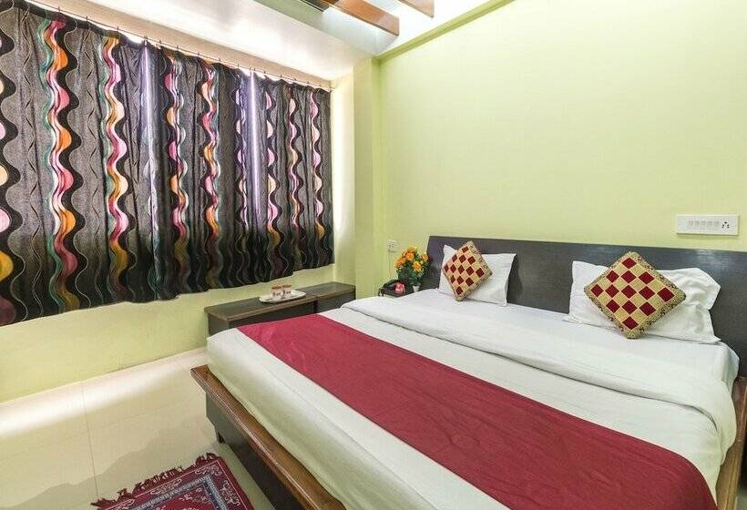 בית מלון כפרי Collection O Eden Residency