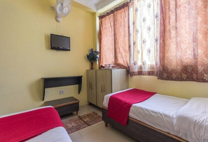 בית מלון כפרי Collection O Eden Residency