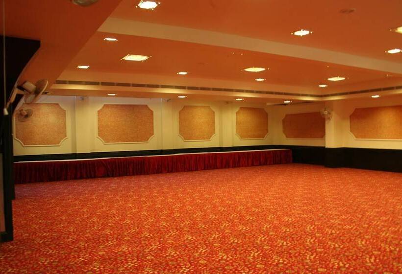 هتل The Grand Chandiram