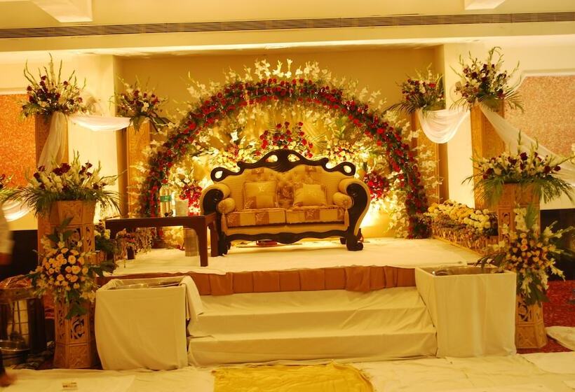 هتل The Grand Chandiram